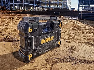 Praktyczne dopełnienie zastawu elektronarzędzi, czyli radio budowlane DeWalt DWST1-81078 Praktyczne dopełnienie zastawu elektronarzędzi, czyli radio budowlane DeWalt DWST1-81078